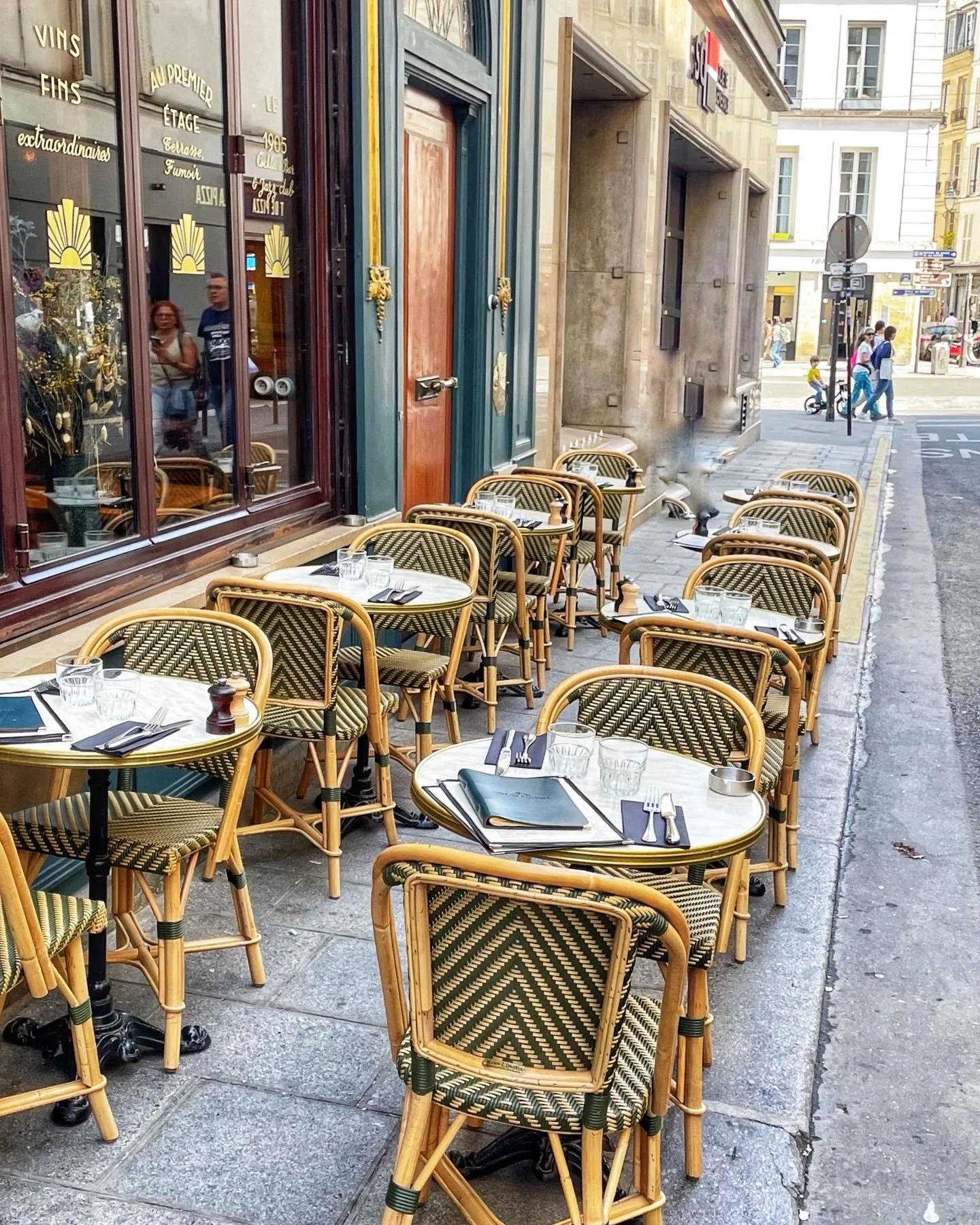 Le plaisir d'&ecirc;tre sur notre terrasse des @vinsdespyrenees avec ou sans le soleil ☀️, elle reste l&agrave; toute l'ann&eacute;e.

The pleasure of being on our @vinsdespyrenees terrace, with or without the sun ☀️, it stays there all year round.

