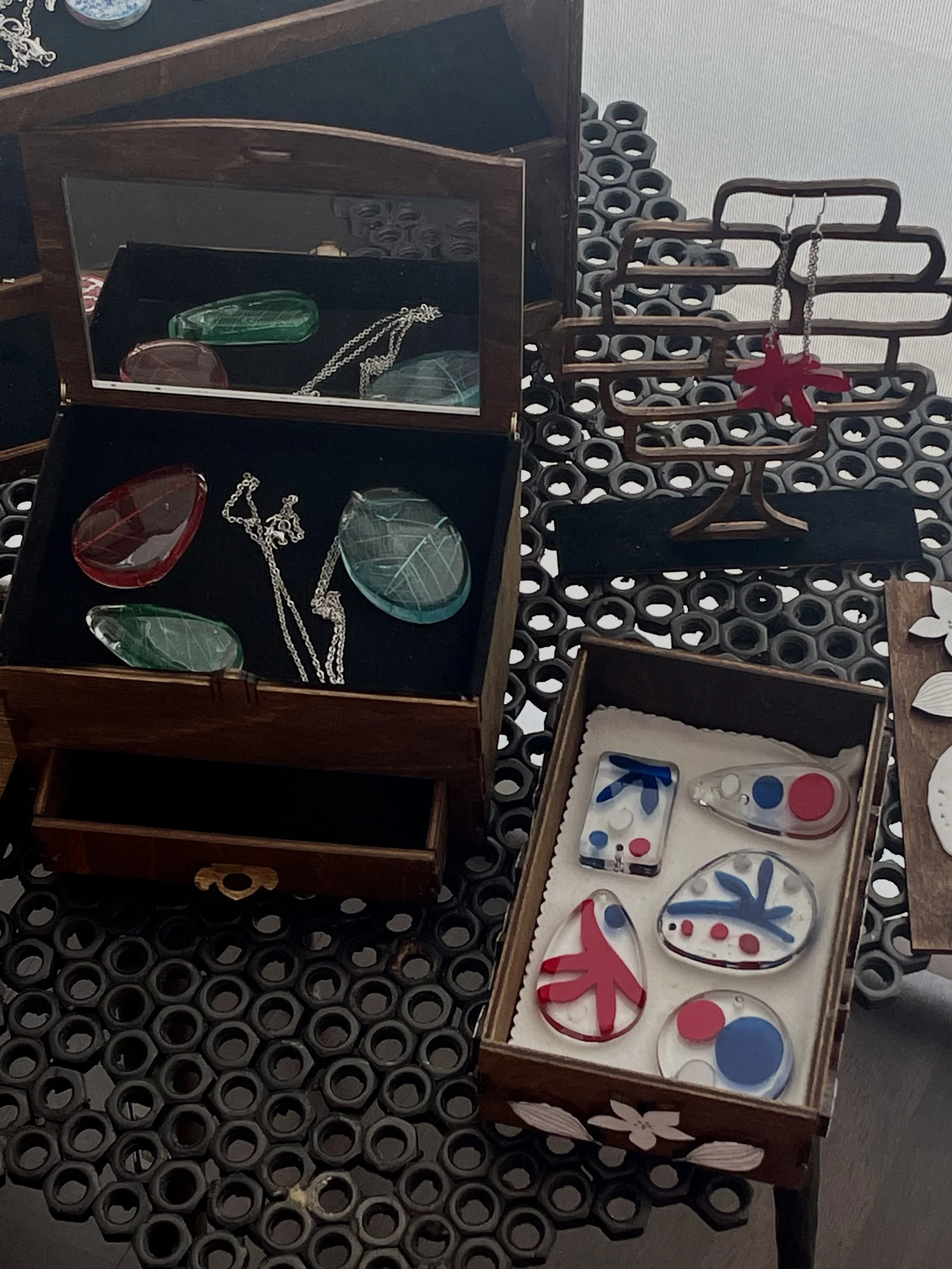 Progress image of jewelry boxes