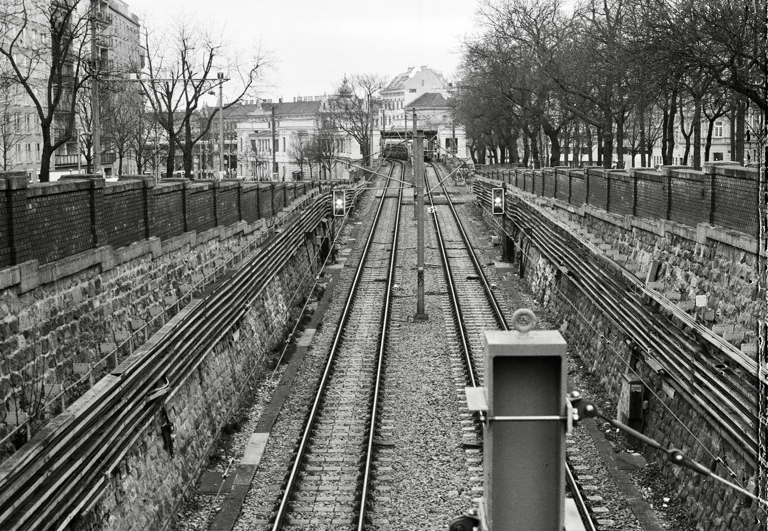 tracks.jpeg