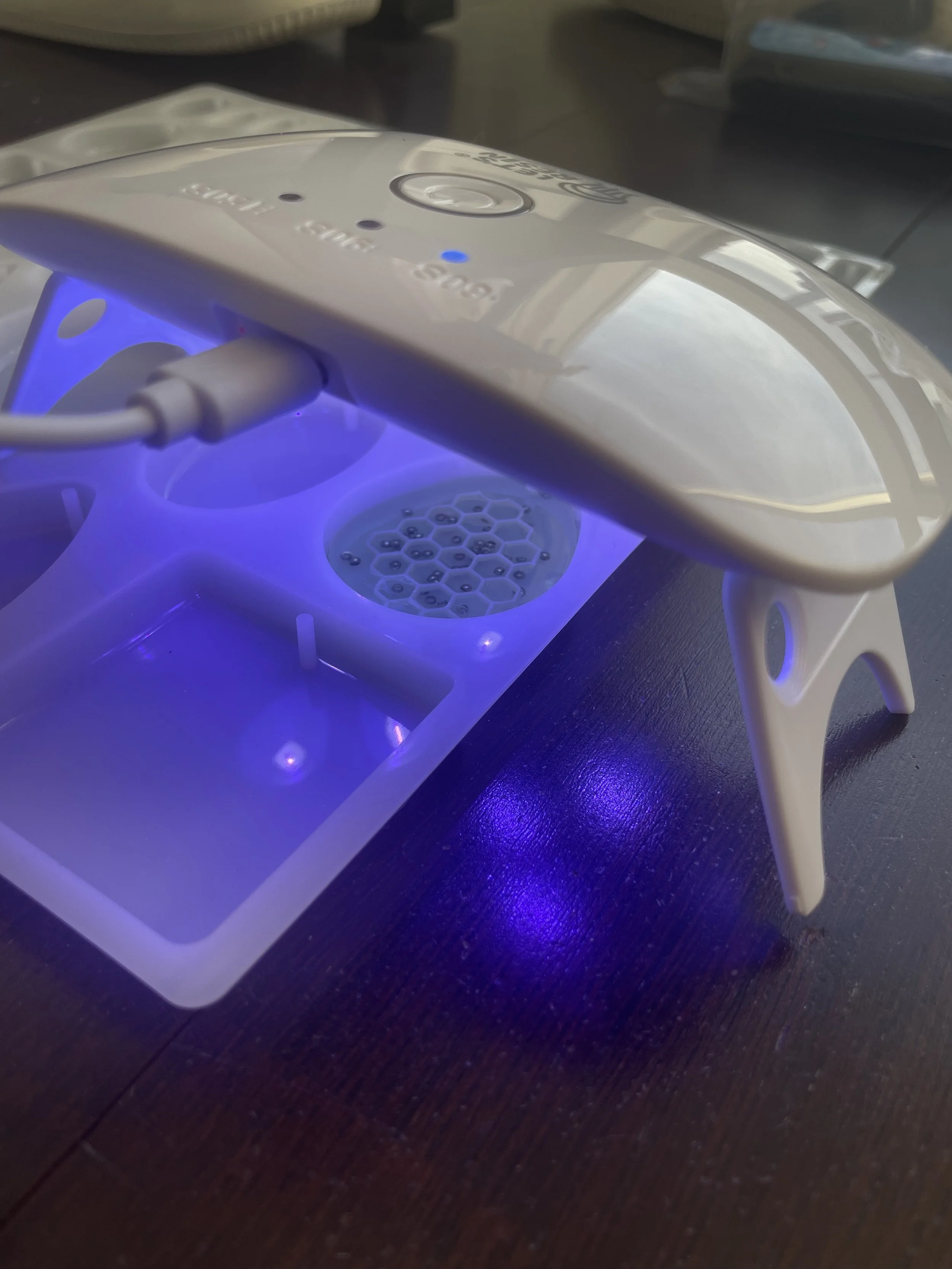 UV light solidifying pendant base