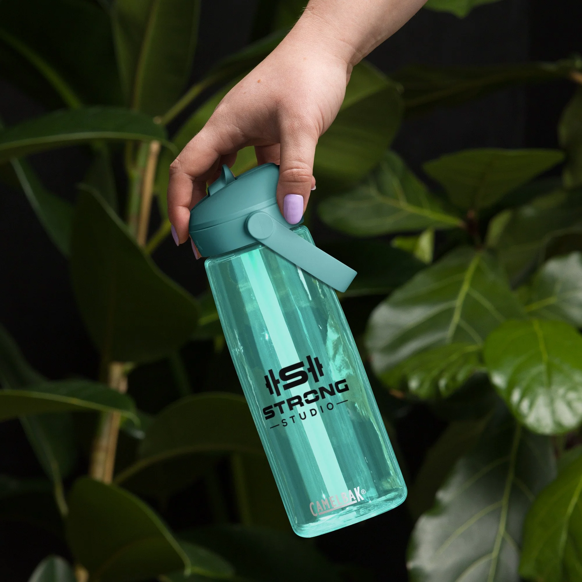 flip-straw-water-bottle-cove-front-688f595df2b79.jpg