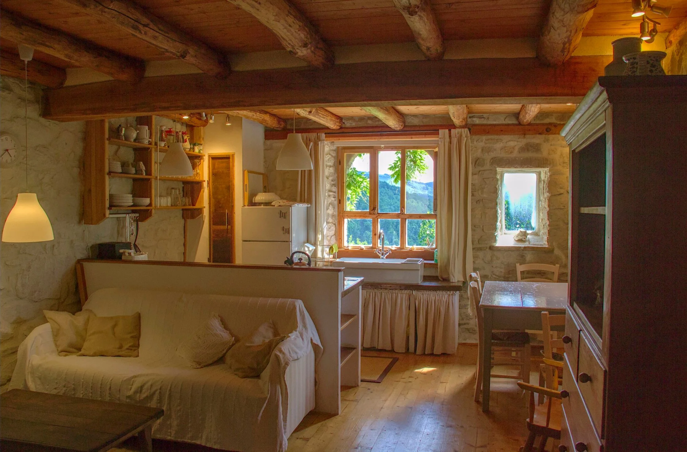 Casa Angiolina - the living room/kitchen.