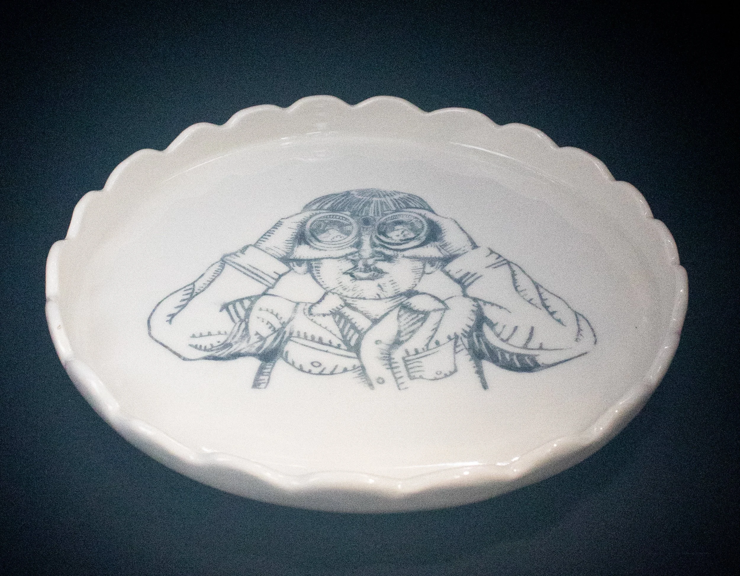 It's Right in Front of You Round Scalloped tray large(1).jpg