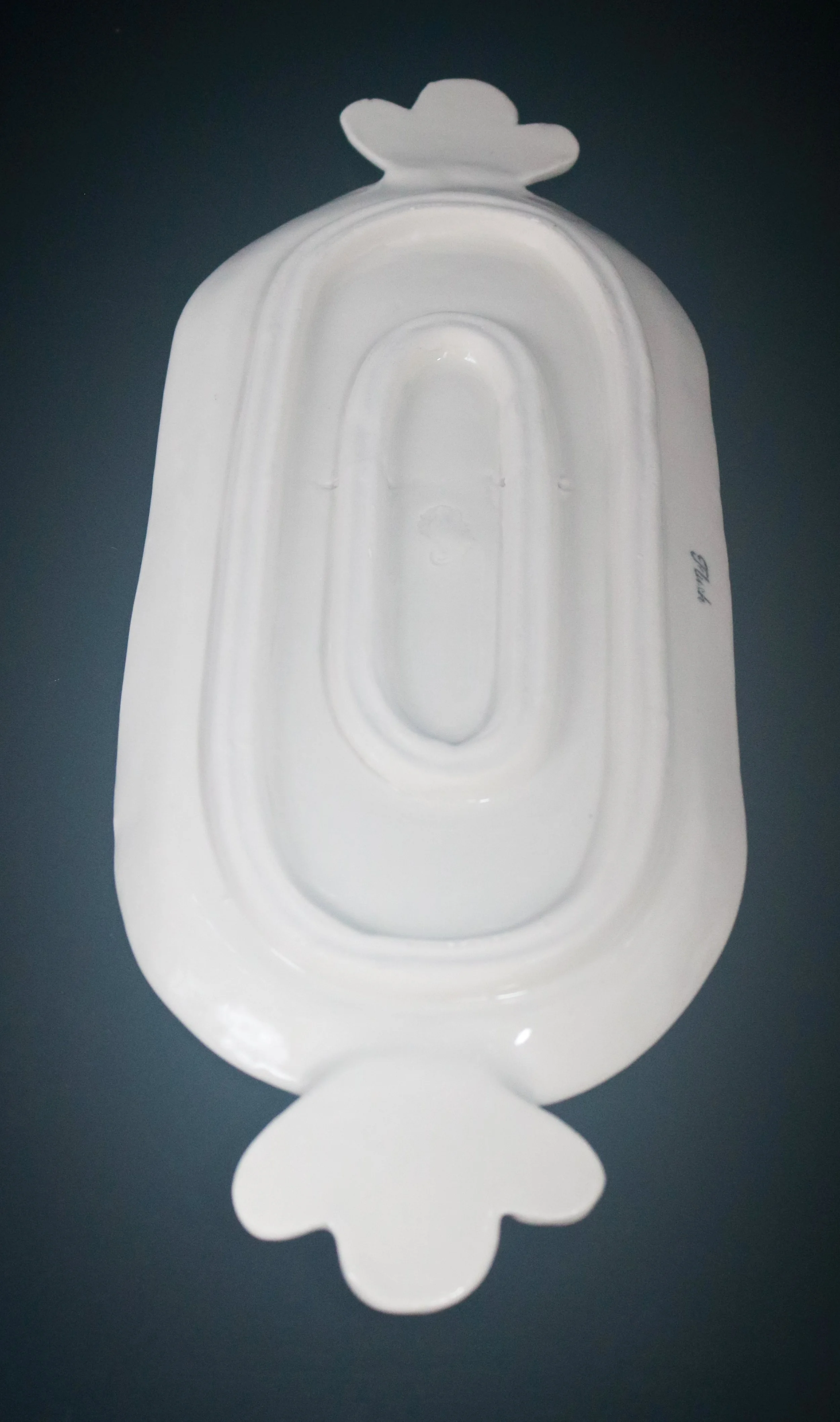 Flush oval tray medium.jpg