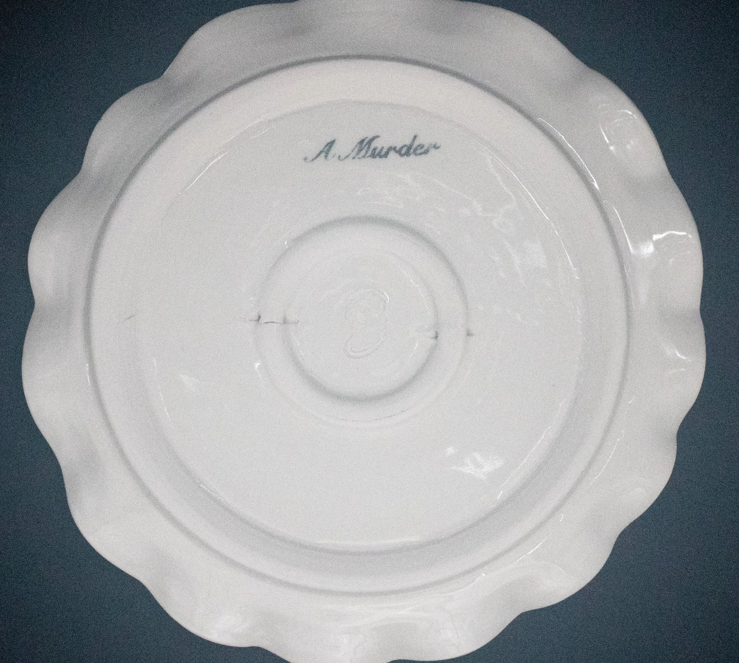 A Murder ruffled plate(1).jpg