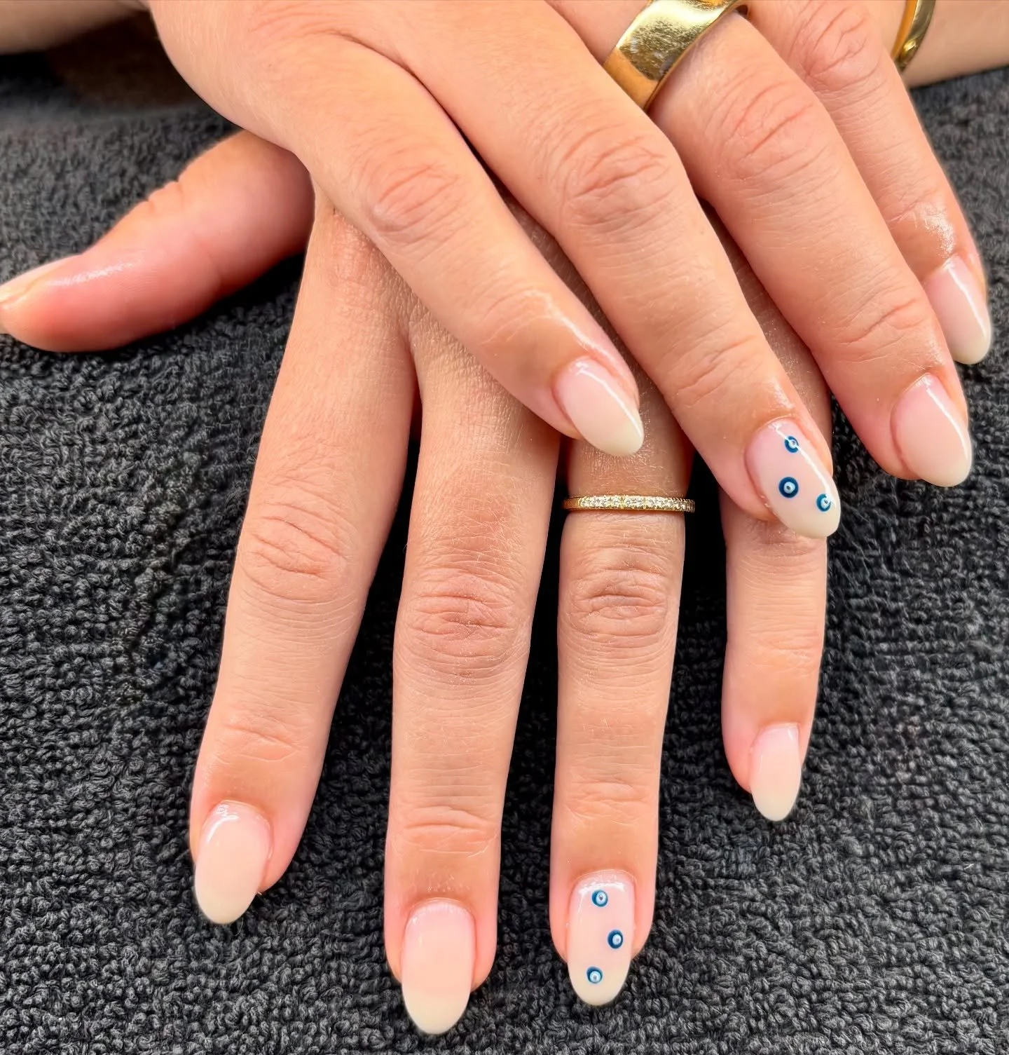 A stunning builder gel set by our very own, Alaina 🧿☀️