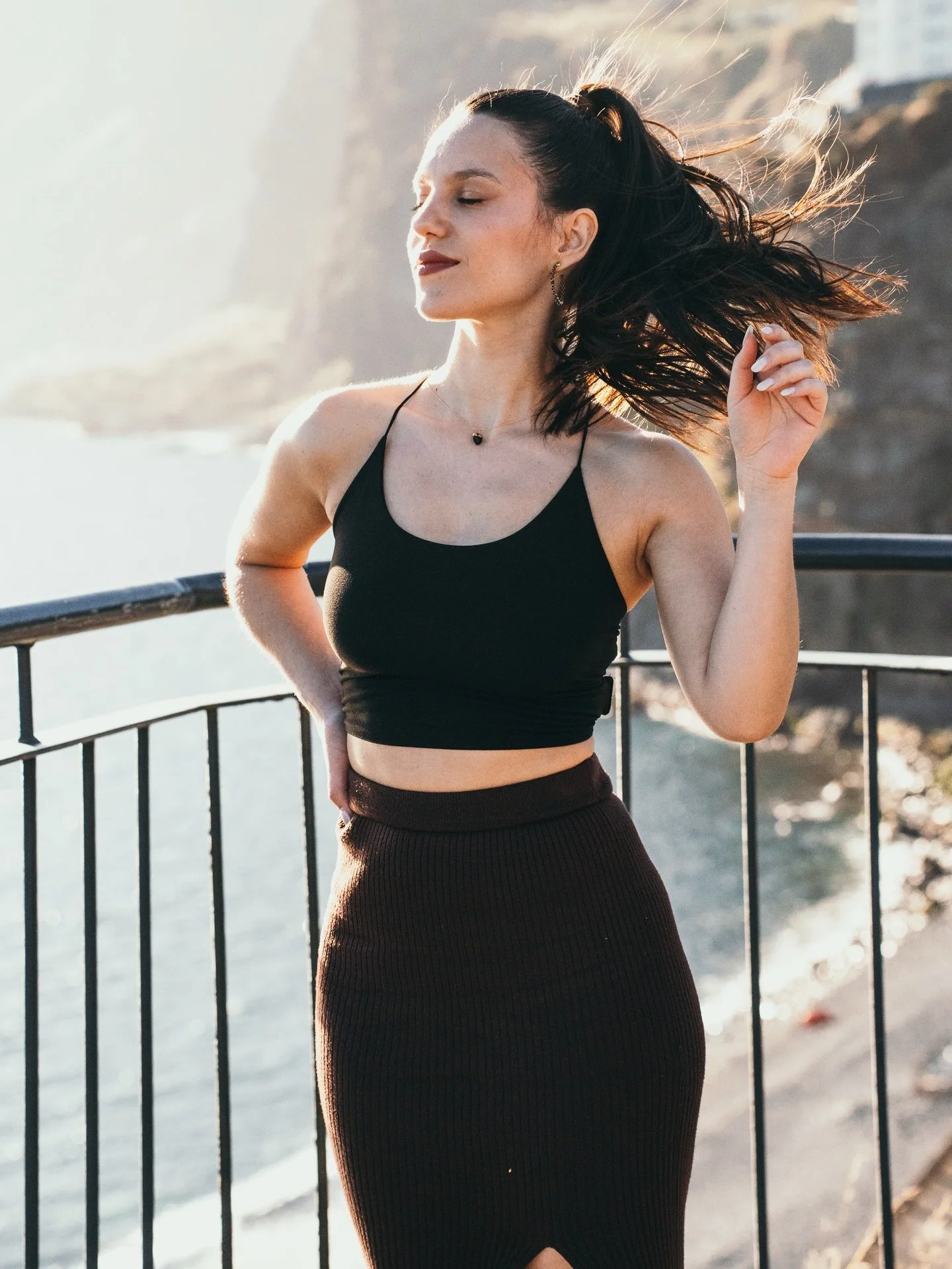 Lil mini shoot with this beautiful woman 🔥🥰

#portraitphotography #photography #madeira #miniphotoshoot