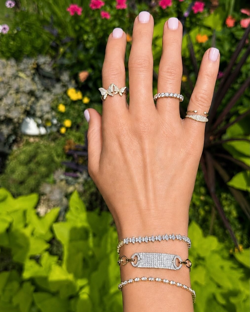 The perfect mix of sparkle and sunshine! Happy Summer! ☀️💎✨💕🦋