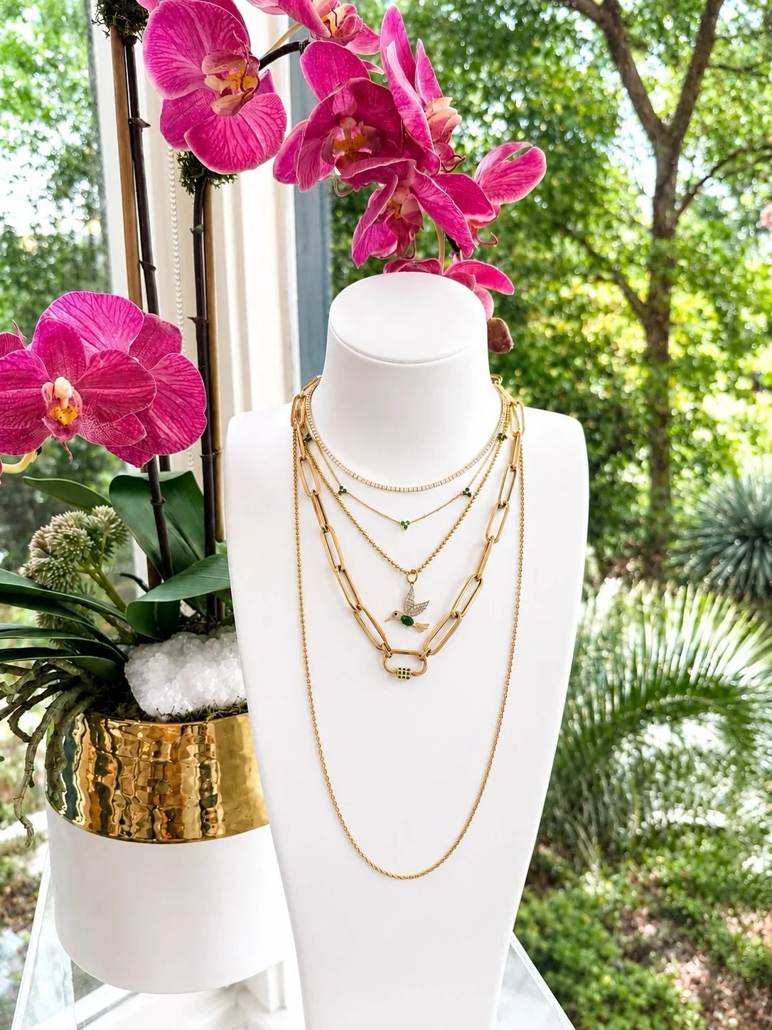 Current obsession: delicate layers and chunky links 💚✨

#BestofATX
#EmeraldObsessed 
#EverydayLuxury
#WendyWellsJewelry