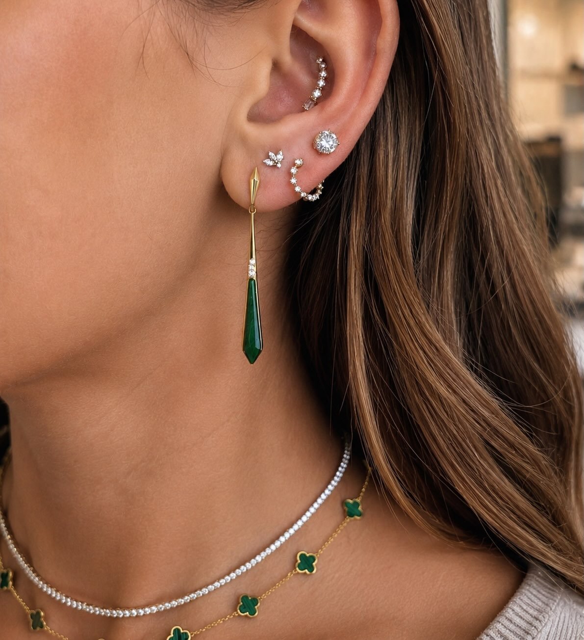 Currently loving this combination 💎💚💫 
Come see us Tuesday-Saturday 11-4pm

#bestofatx 
#newarrivals 
#malachite 
#shopsmall 
#wendywellsjewelry