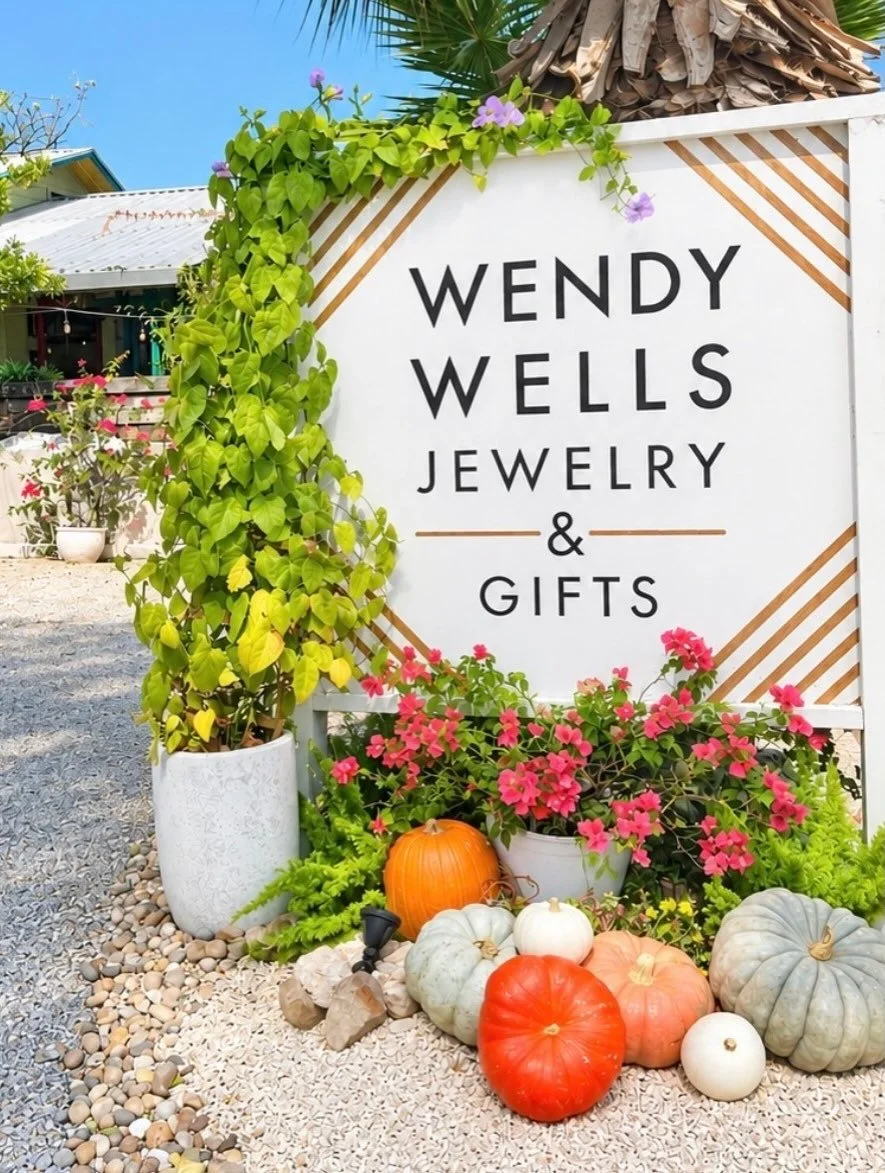 High of 75 tomorrow. We&rsquo;re calling it fall.
Pumpkins out, layers on! 🍂🍁
 Gemstones in blush and honey, gold links, and our favorite sunburst heart medallion. Come celebrate &ldquo;the cold front&rdquo; with us this weekend 11&ndash;4!🧡

#Aus