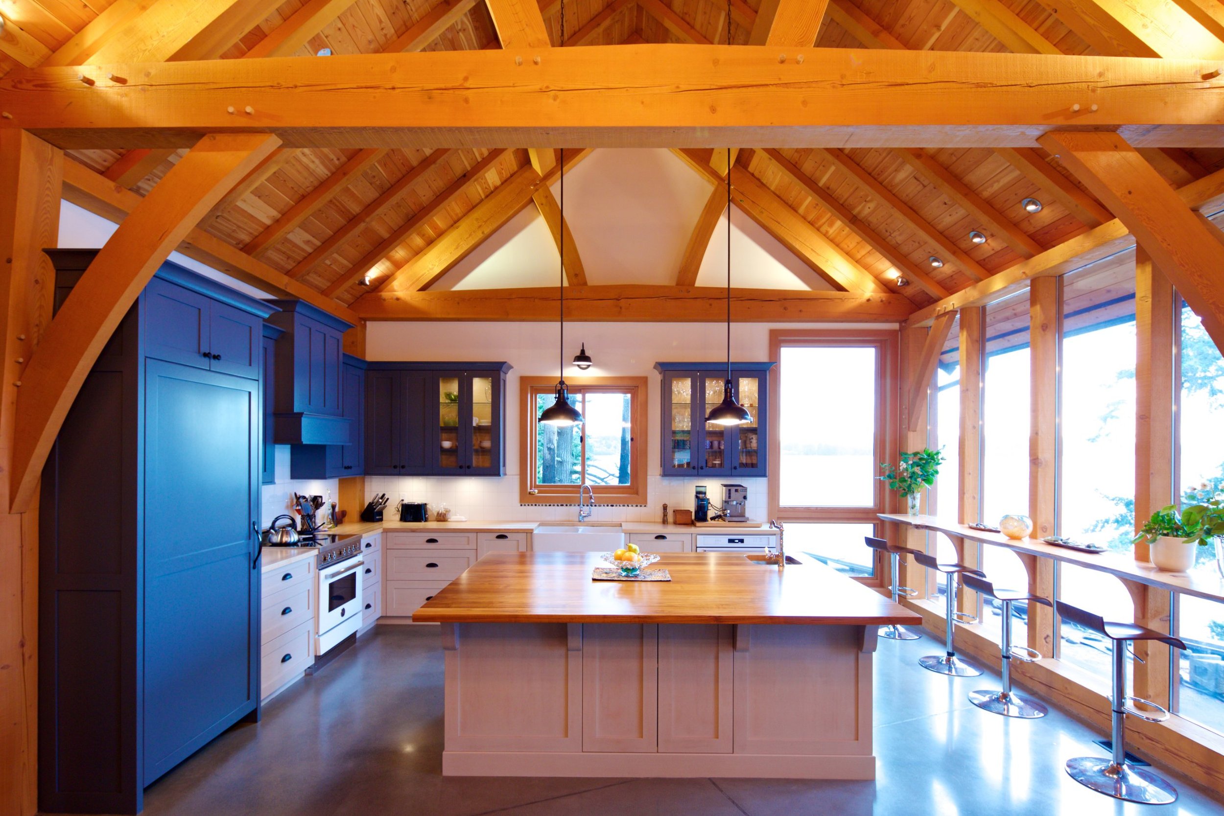 Reef_House_Kitchen_01_full_kitchen_under_trusses.jpg