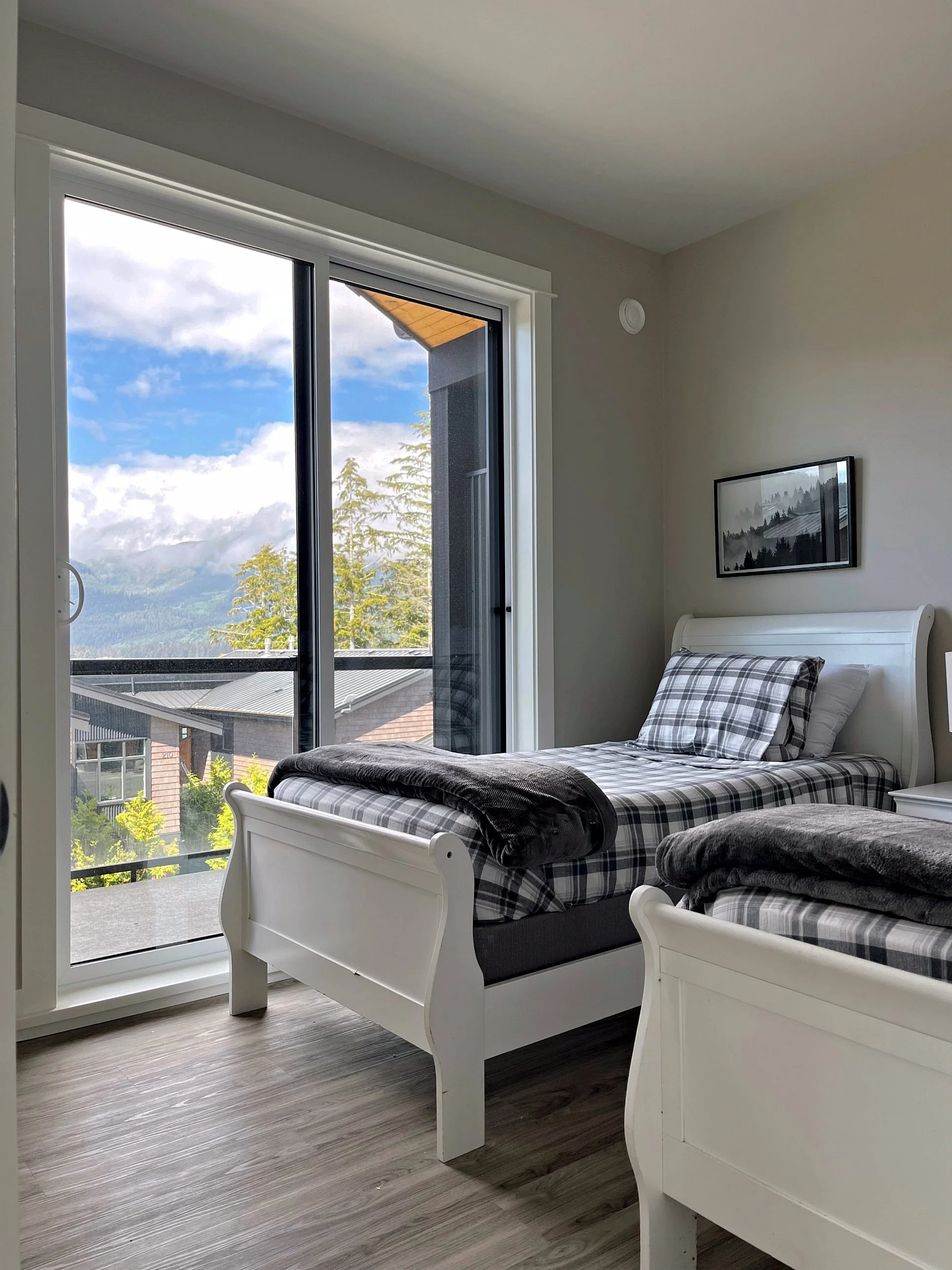 WE_07_bedroom_view.jpg