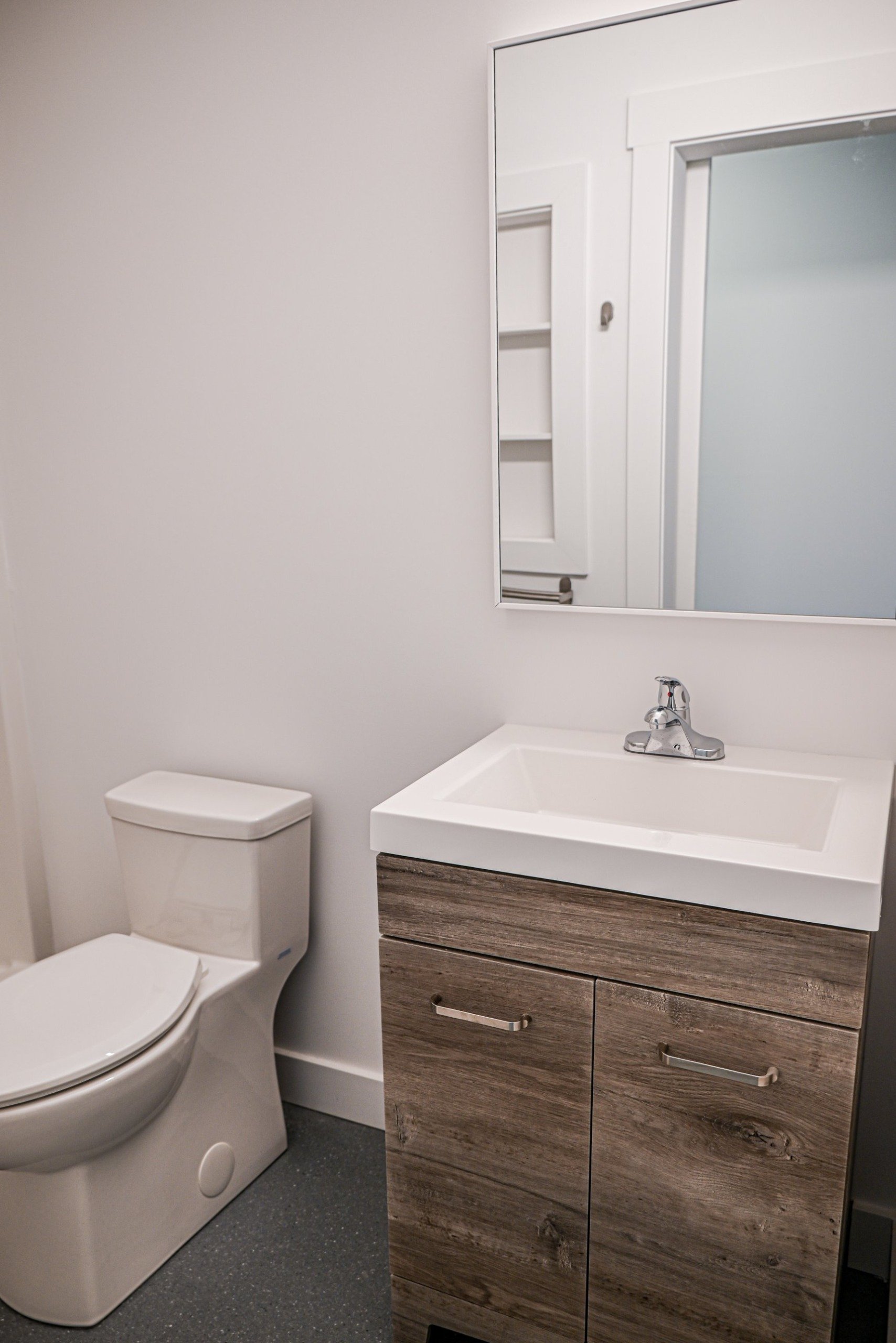 Sacred_Cradle_House_20_suite_vanity.jpg