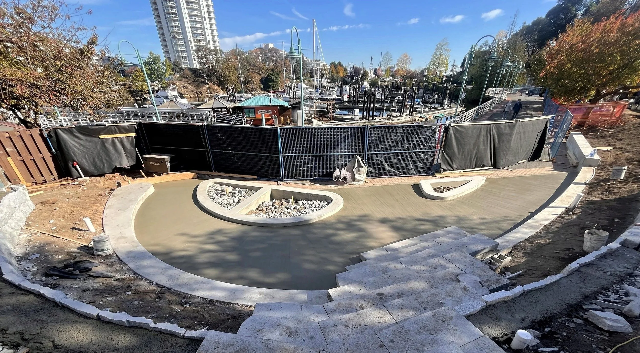 McGregor_01_waterfront_gathering_space.jpg