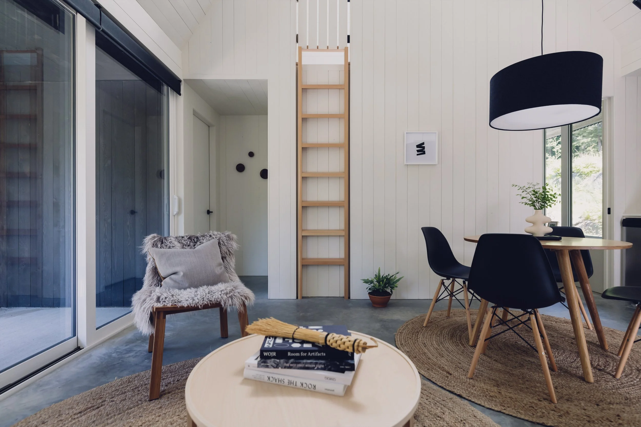 Tsuga_04_living_room_and_ladder.jpg