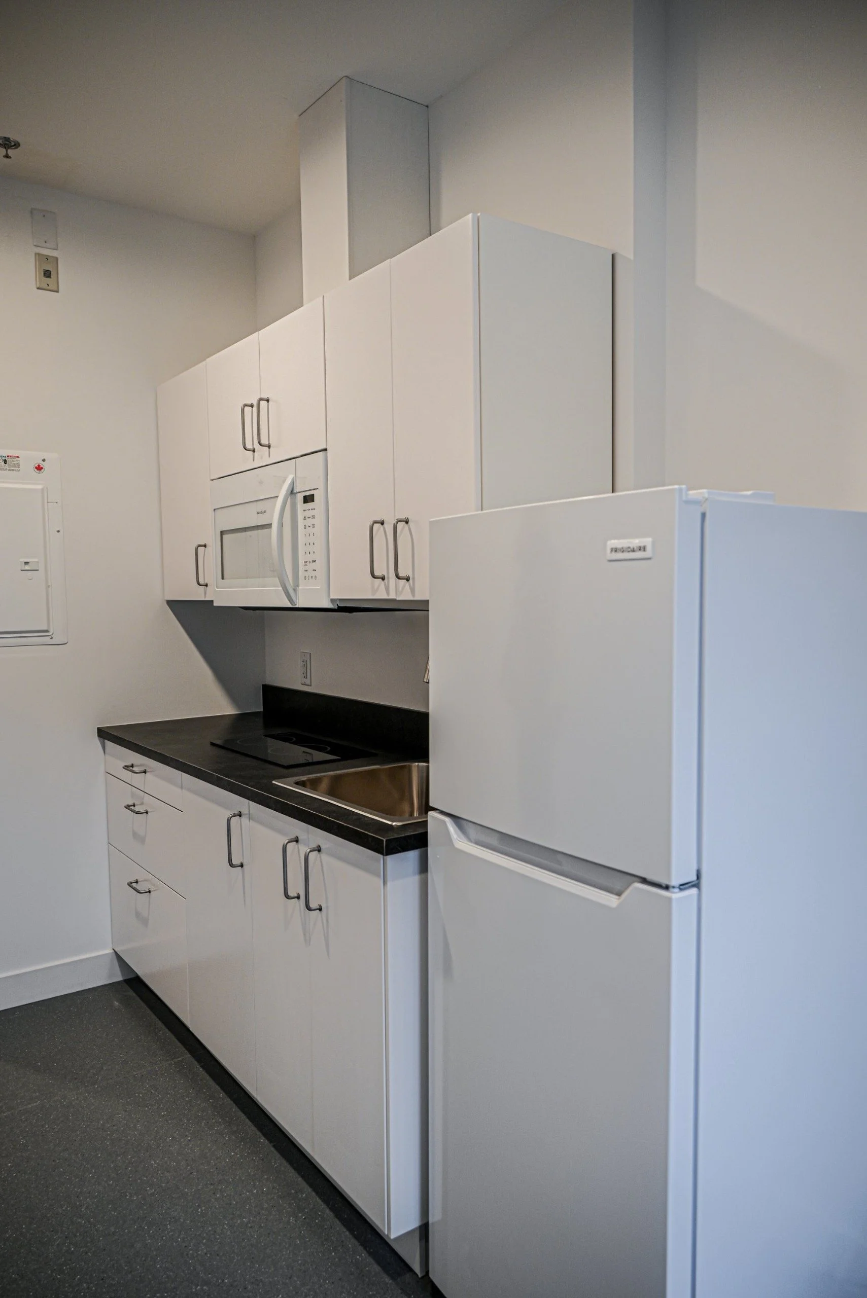 Sacred_Cradle_House_17_suite_kitchenette.jpg