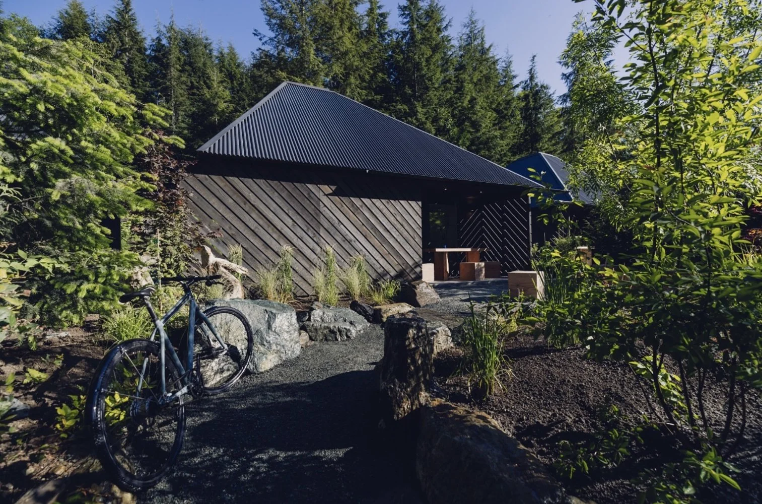 Tsuga_06_exterior_with_bike.jpg