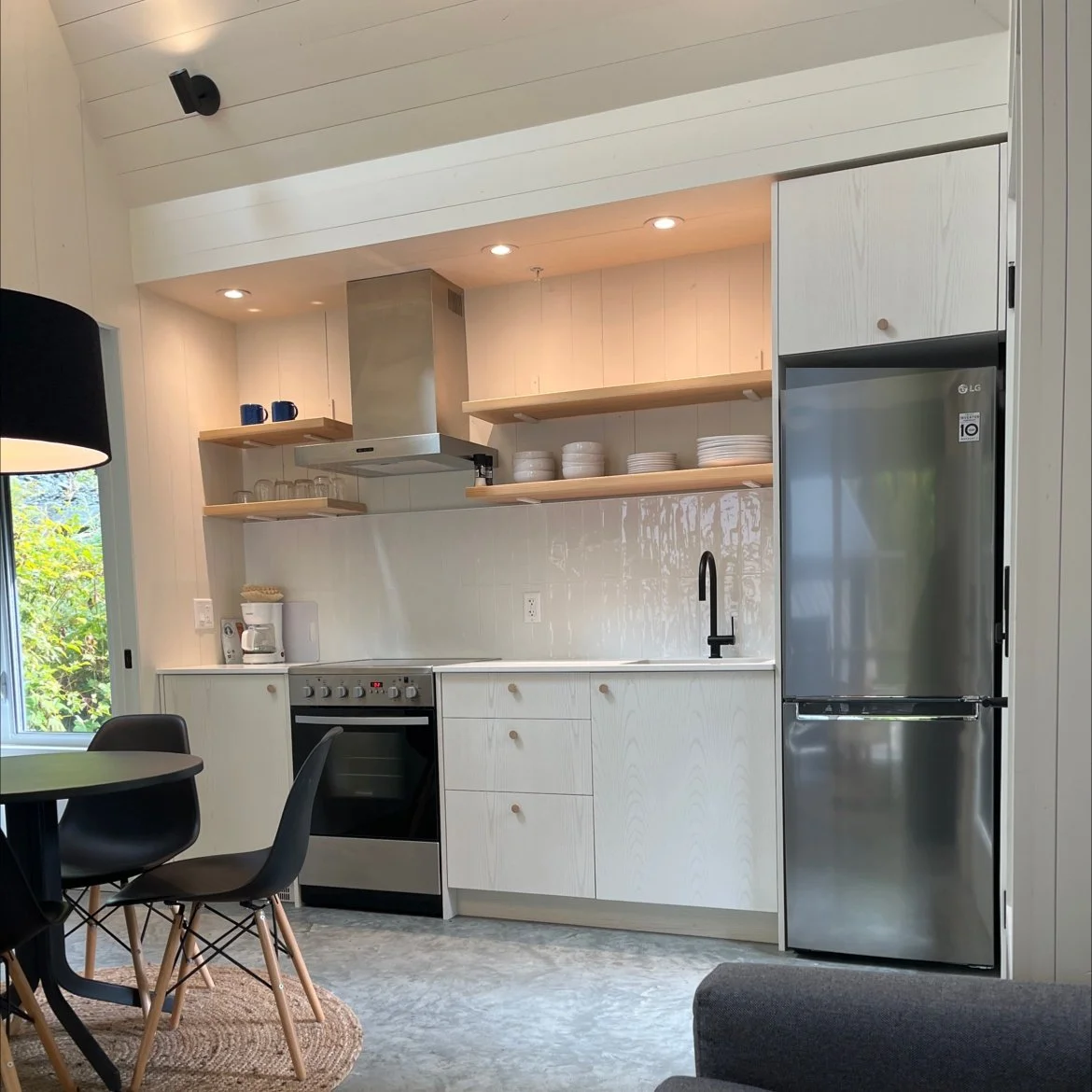 Tsuga_08_kitchen_daylight.jpg