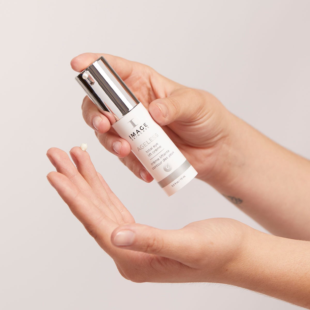 AGELESS_total_eye_lift_creme_PDP_R04.jpg