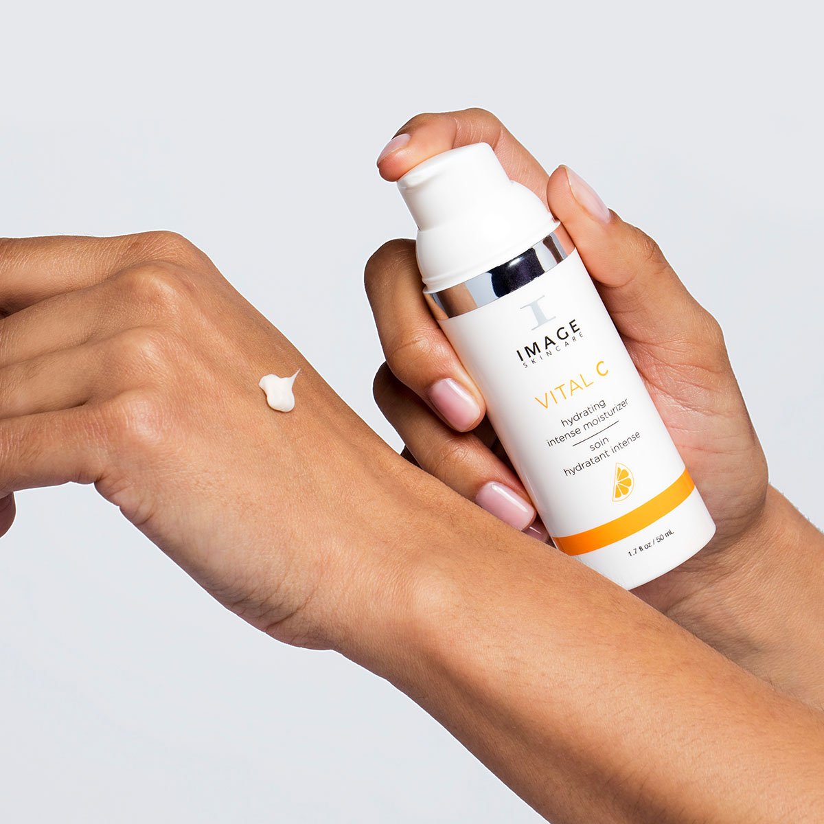 VITAL_C_hydrating_intense_moisturizer_PDP_R04.jpg