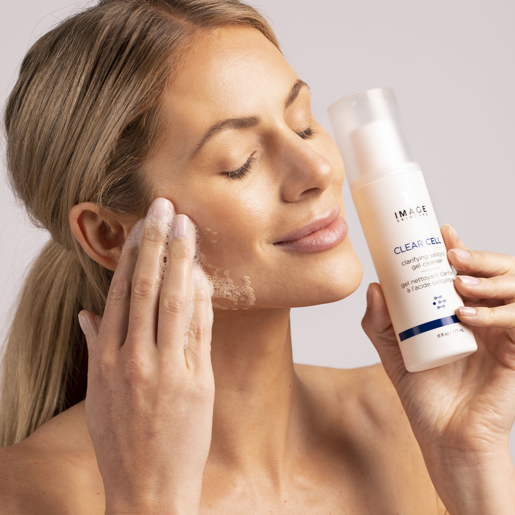 CLEAR-CELL-CLARIFYING-SALICYLIC-GEL-CLEANSER-PDP-R05.jpg