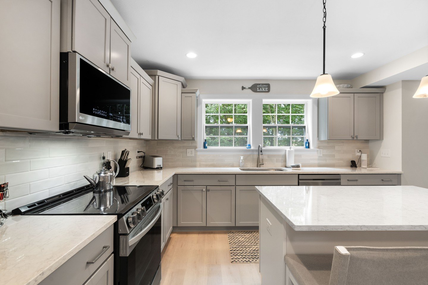 This kitchen is so stocked, even Gordon Ramsay would be speechless. 🍳😱

Whip up a feast or just pretend you know what a souffl&eacute; is&mdash;either way, this South Haven Airbnb has everything but the personal chef (that&rsquo;s you). 👩&zwj;🍳🔥