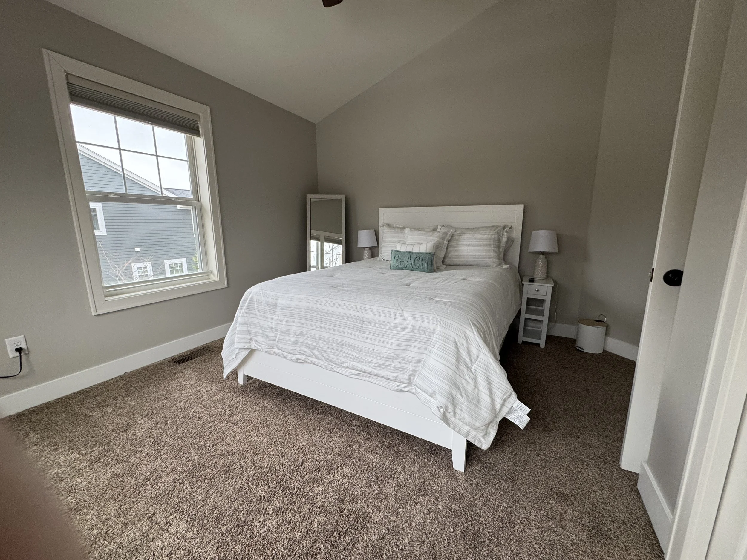 Upper level bedroom 1.jpeg