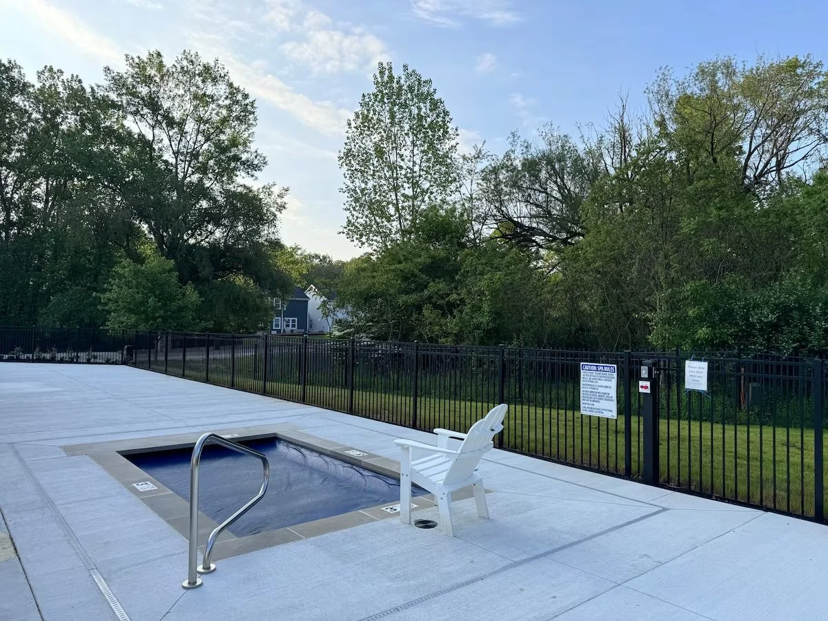 hot tub at main pool.jpeg