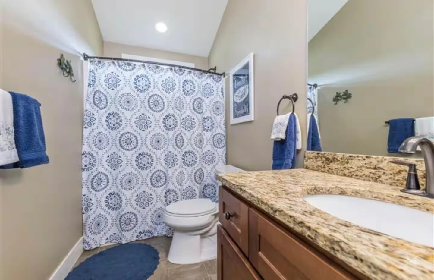 main bath upper level.jpeg