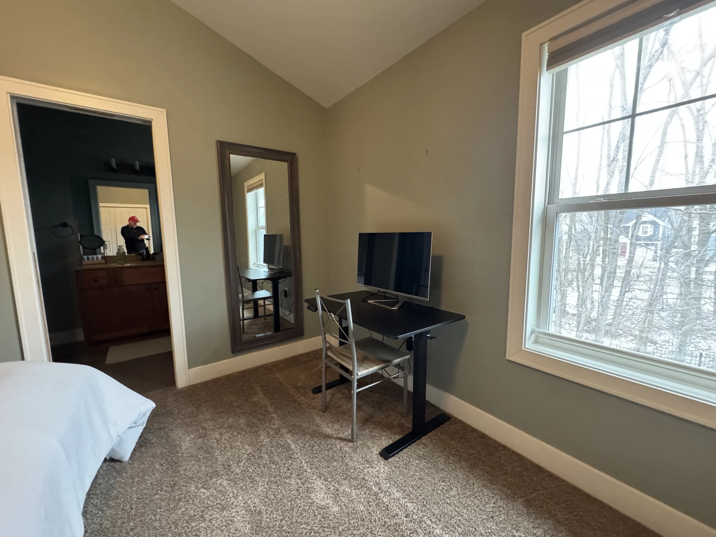 Upper level Queen Suite 1.jpeg