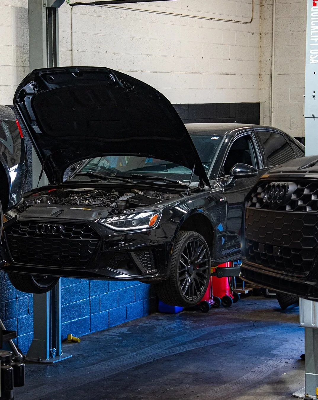 Walkthrough and refresh of this Audi A4. New brakes, rotors, @034motorsport transmission insert, and Exhaust system. 

Where located in Tempe, AZ! If you have a European vehicle and have questions, feel free to contact us via DM or Phone. Our experts