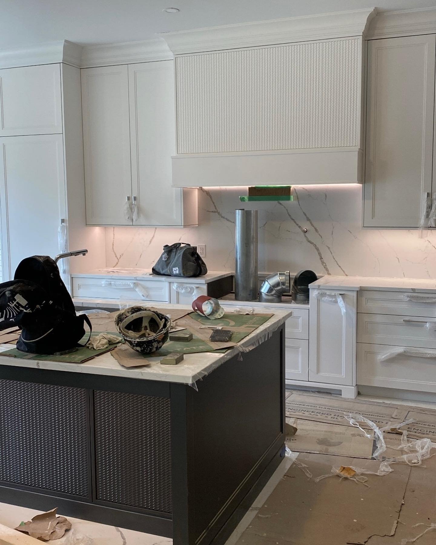 Final touches on our Thornhill project! #MVDC #interiordesign #millworkdesign #marble #marbledesign #Toronto