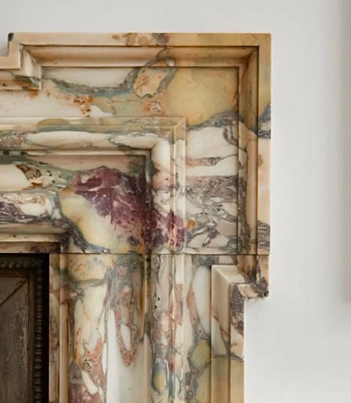 Detail in every layer and colour 

#marbledesign #naturalstone #fireplacedesign #interiordesign