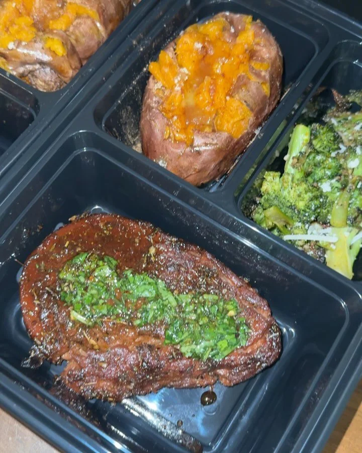 We create custom weekly or biweekly meal plan menus according to your goals and preferences. Click the link in our bio to fill out an interest form and we will be in touch! π€³πΎβ¨