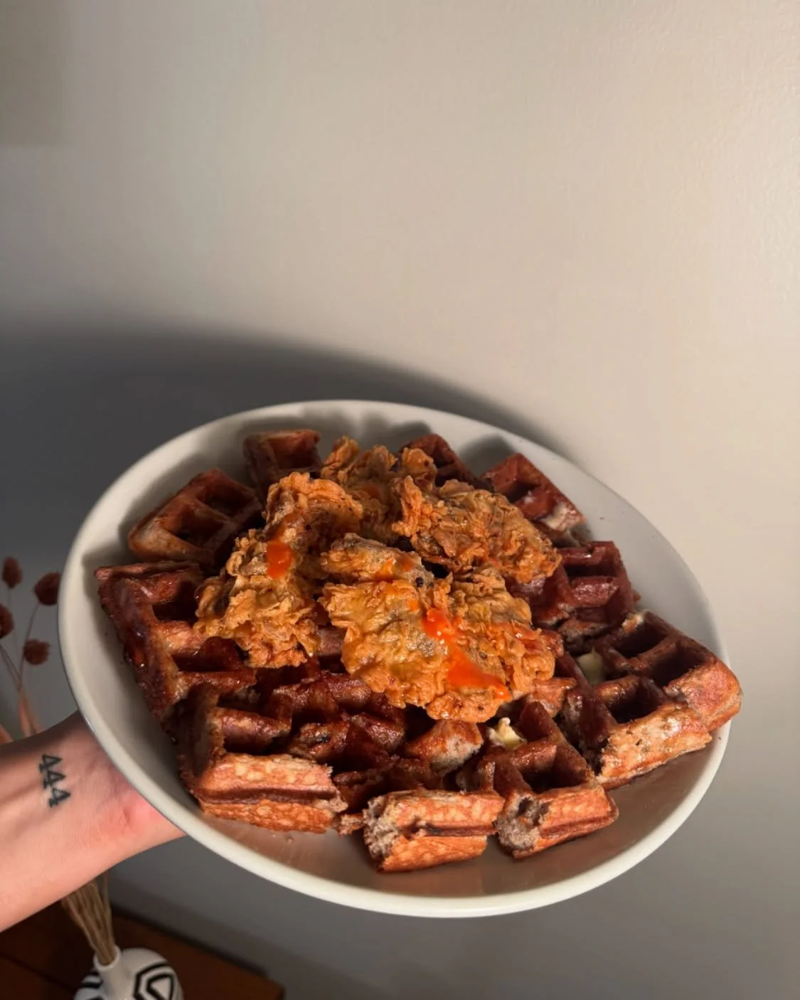 Fried Mushrooms & Blueberry Waffles, anyone!? π‍π«π«π§
This week, we put a spin on the brunch favorite, “Chicken & Waffles”, and it was deeeeeelicioso!