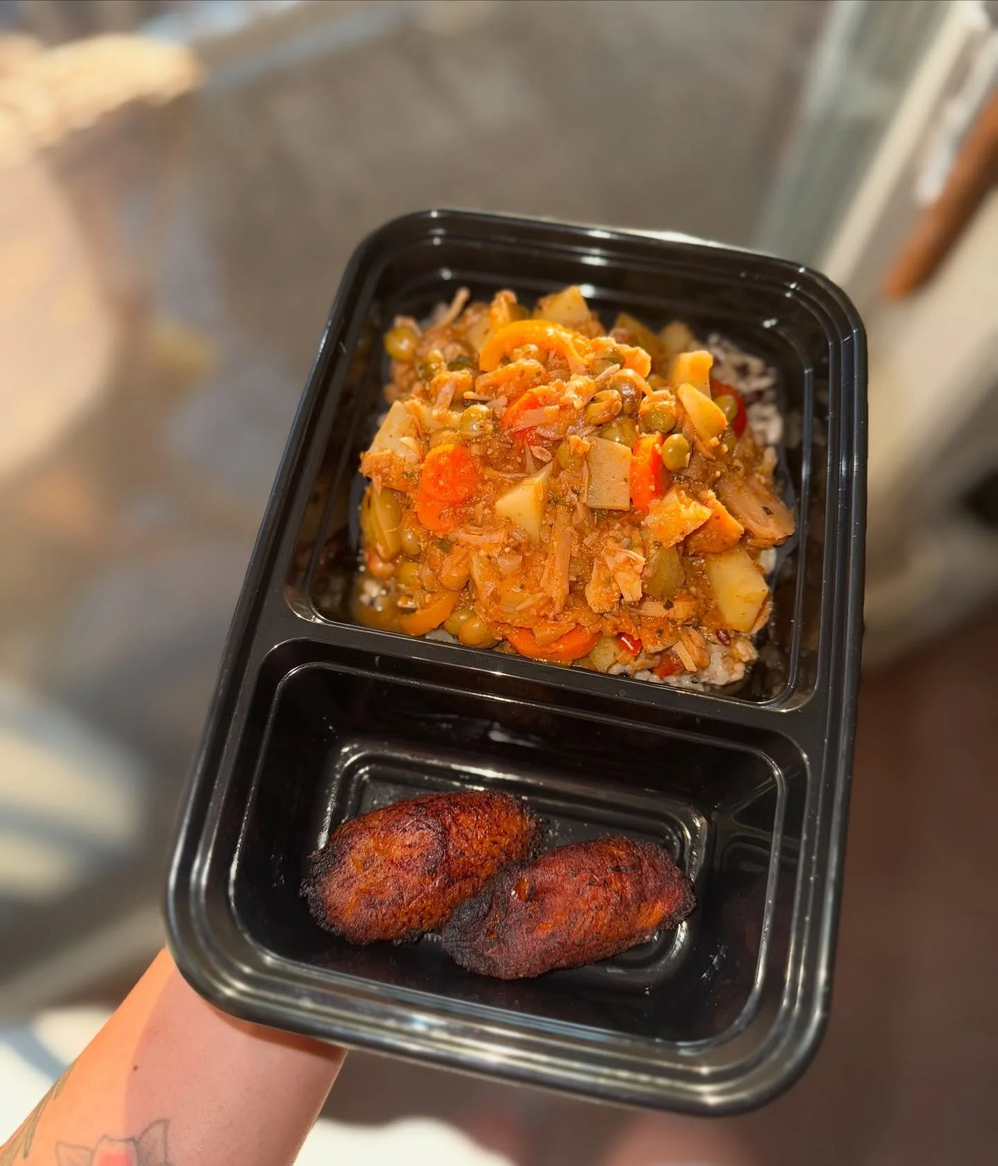 π± Check out our Chick’n Stew and Krab Cakes! Both meals made from scratch using real, whole food ingredients. That’s how we roll @ SOL8!
β¨ Currently accepting new meal prep clients for September 2025. You can find the link in our bio fo