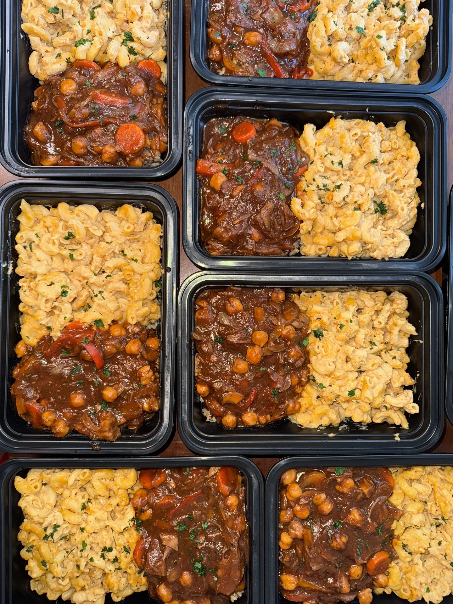 One of the things that was most challenging for us to let go of at the beginning of our plant based journey was… DAIRY. π§
Dairy is high in fat and contains addictive properties like casein that keep people hooked. As delicious as it is, dair