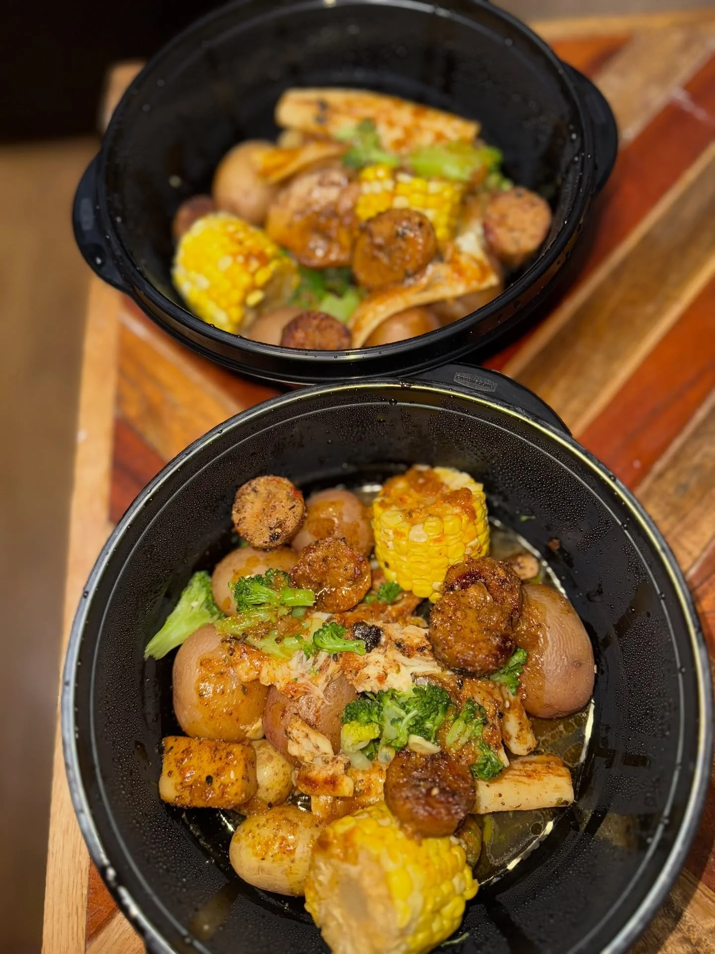 No animals harmed in the making of this week’s “Seafood” Boil & Beefless Stir Fry! π₯’π€π¦π₯π½
We said it before and we’ll say it again: It’s not actually the fish and meat that you love so much. It’s the seaso