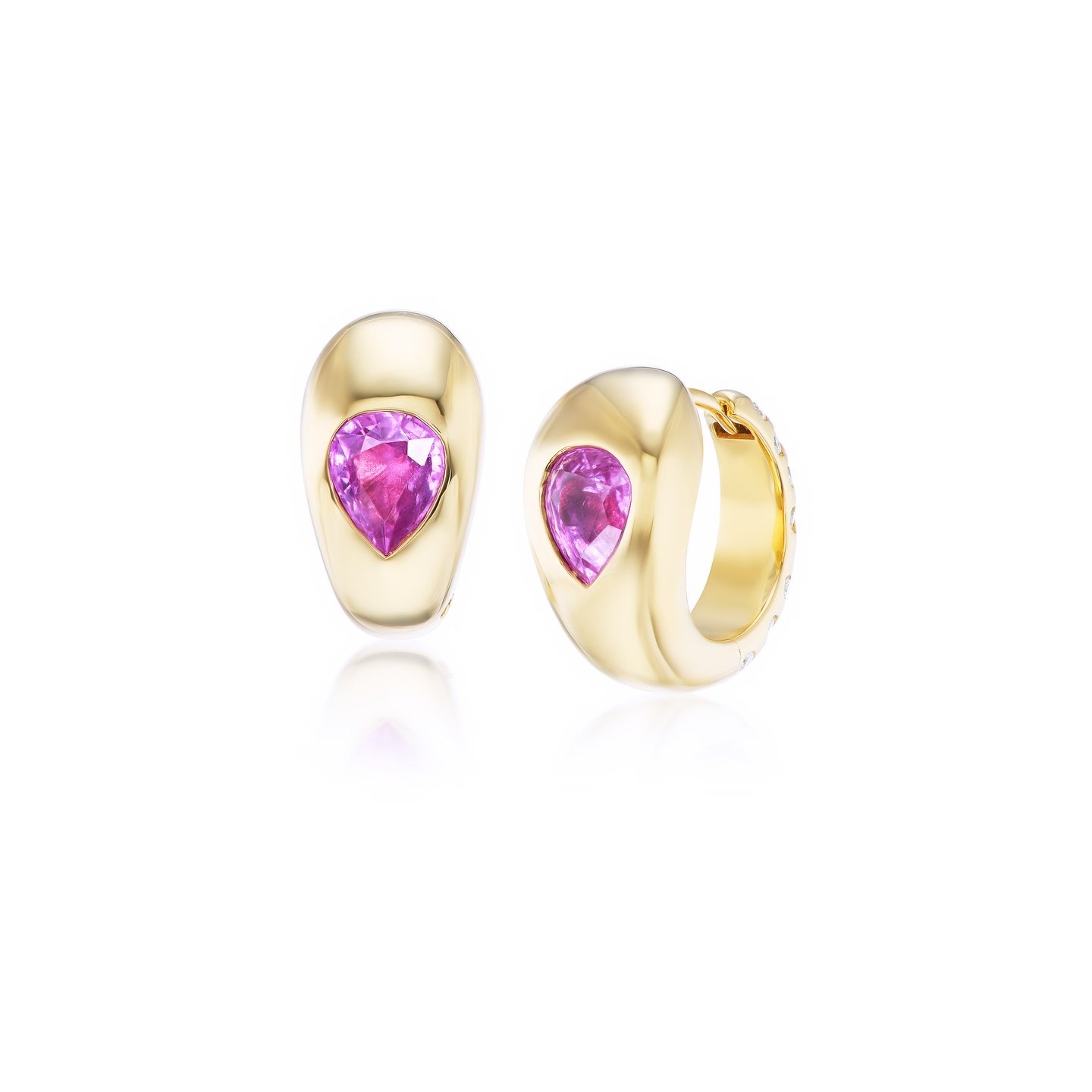 YOU WILL ALWAYS CATCH YOURSELF

18K Yellow Gold, Pink Sapphires (3.11cttw), Diamonds (0.60cttw)