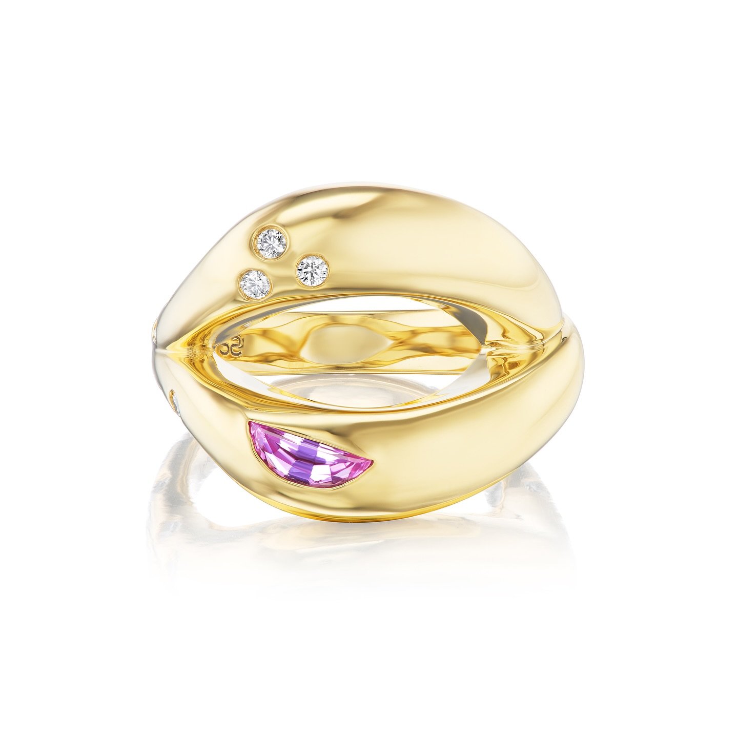 REFUSE TO BREAK 

18K Yellow Gold, Pink Sapphire (0.29ct), Diamonds (0.60cttw)
