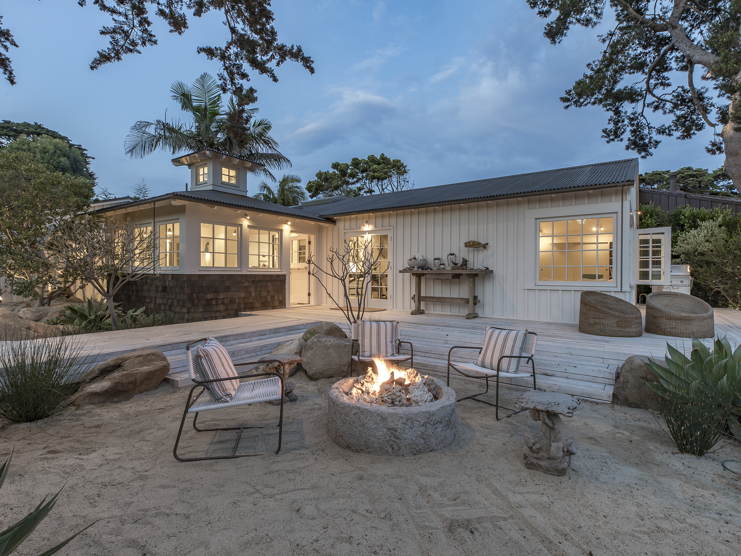 AW-Surf-Shack_firepit-beach-view_2400.png