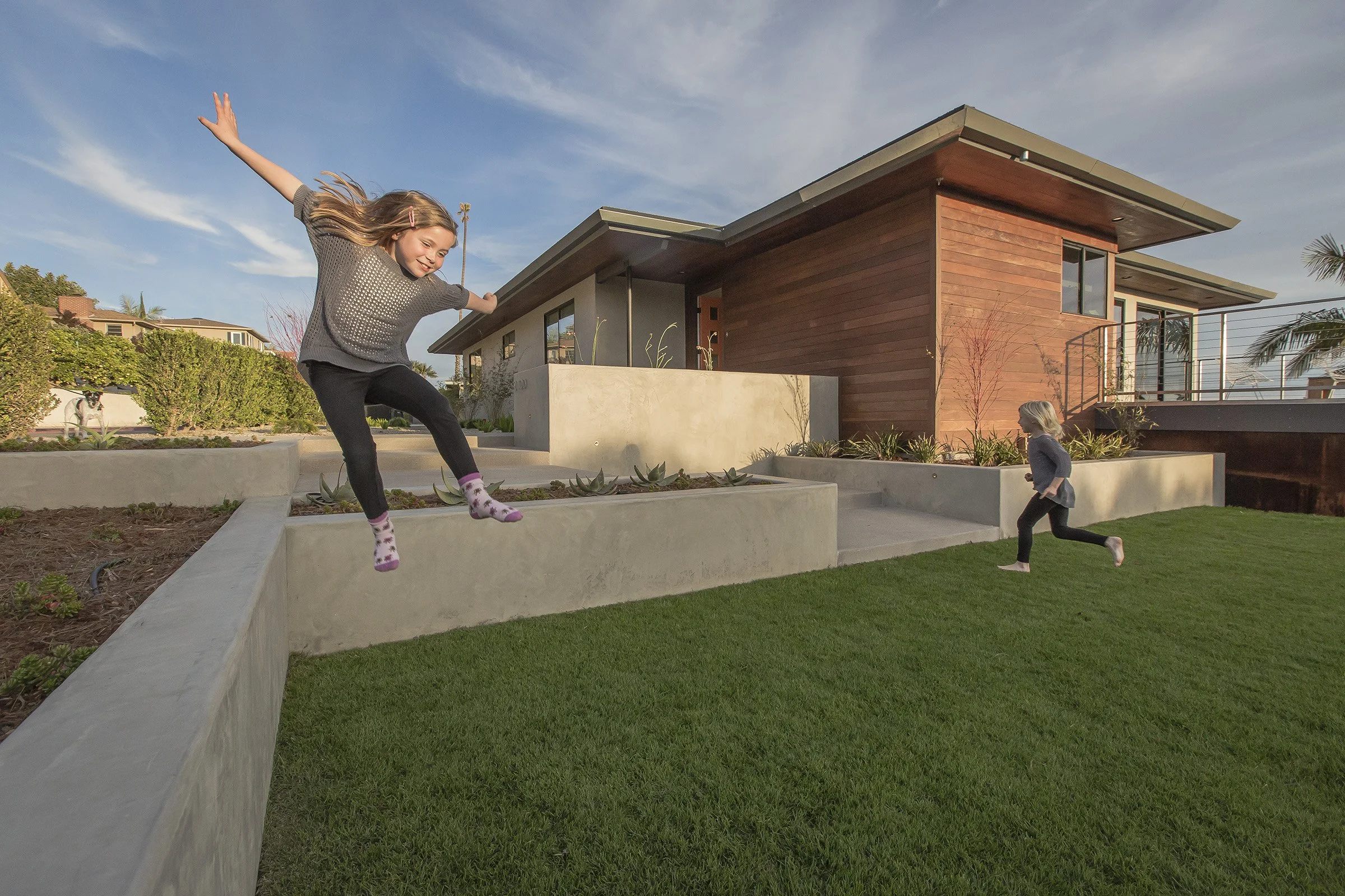 Catalina Exterior-Landscape_banner.jpg