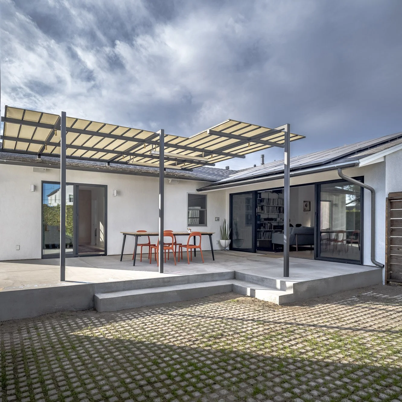 Midtown-Midcentury_Patio-5_square.jpg