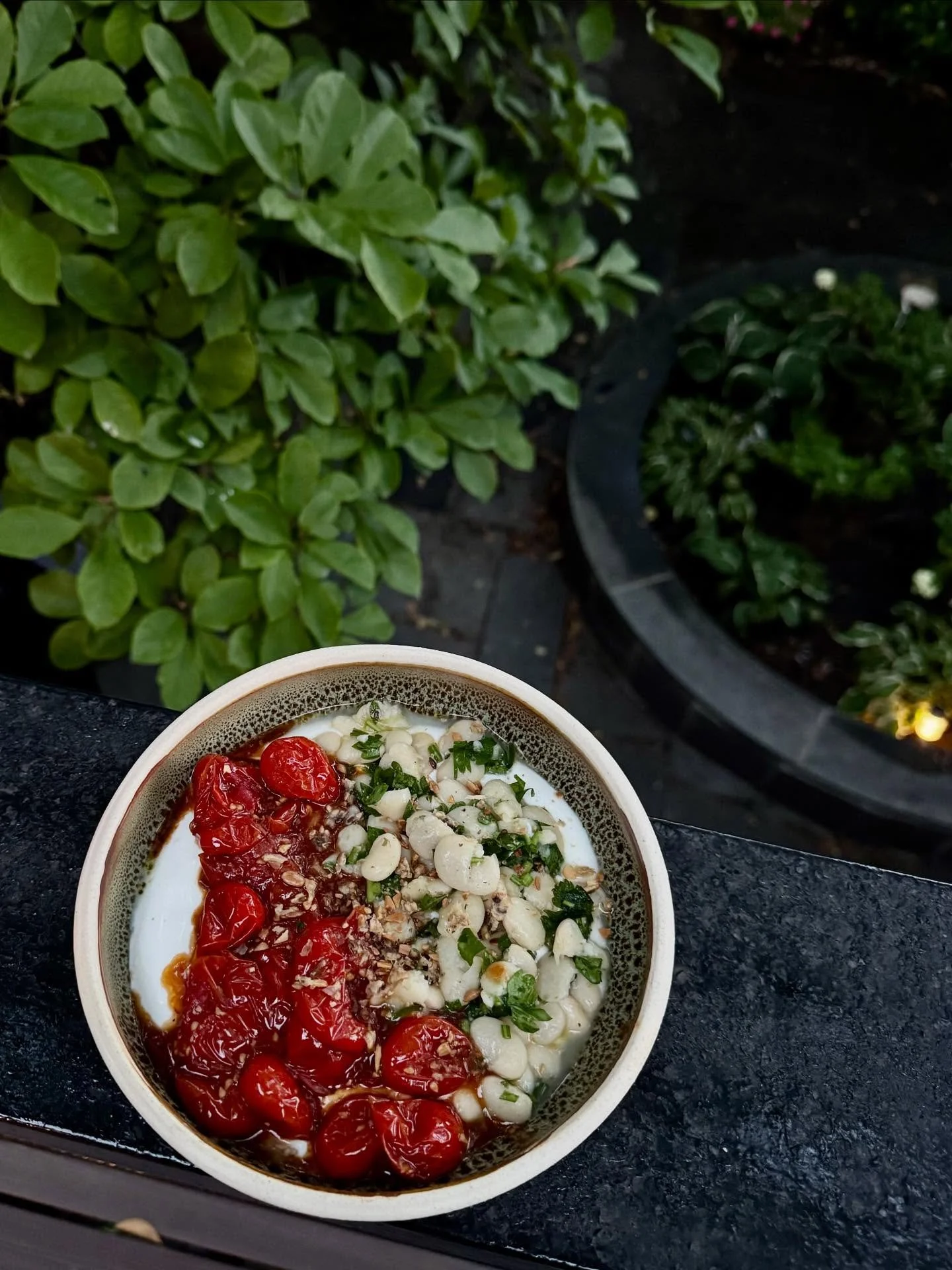 End of summer tomatoes and butter beans with yogurt, recipe from @max.baroni served in a green plate/bowl

#pottery #ceramics #farmtotable
