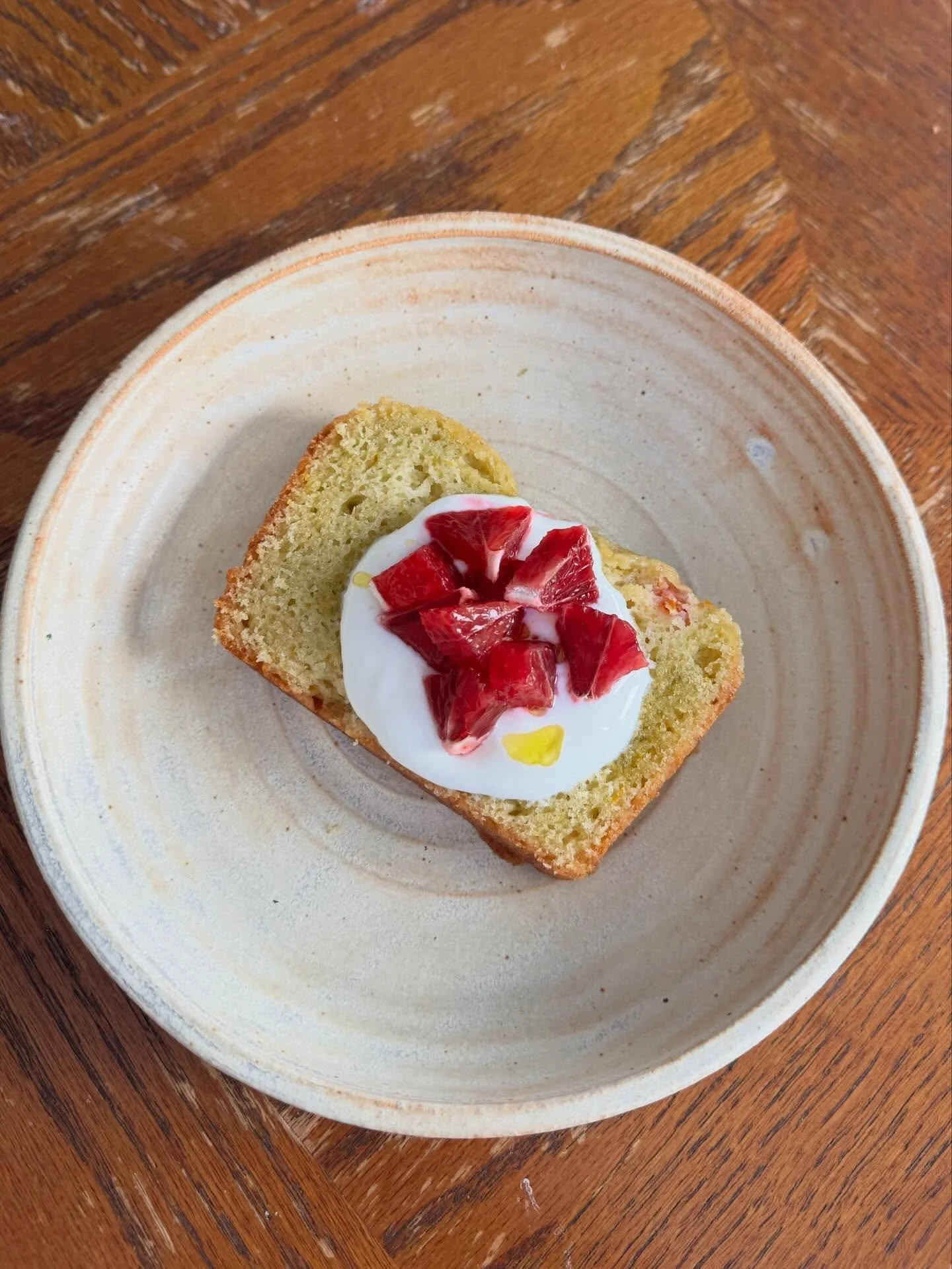 Blood orange olive oil cake in a white blate 🥰 #pottery #ceramics #baking