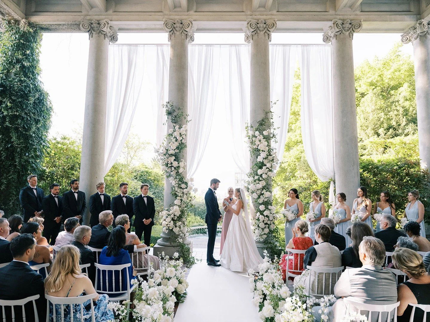I have been worried it would rain in Vancouver for this wedding, who knew it would be raining in Calgary for everything...all the time... but Vancouver would be sunny.😅 Seriously this is a weird weather year and its causing a lot of people a lot of 