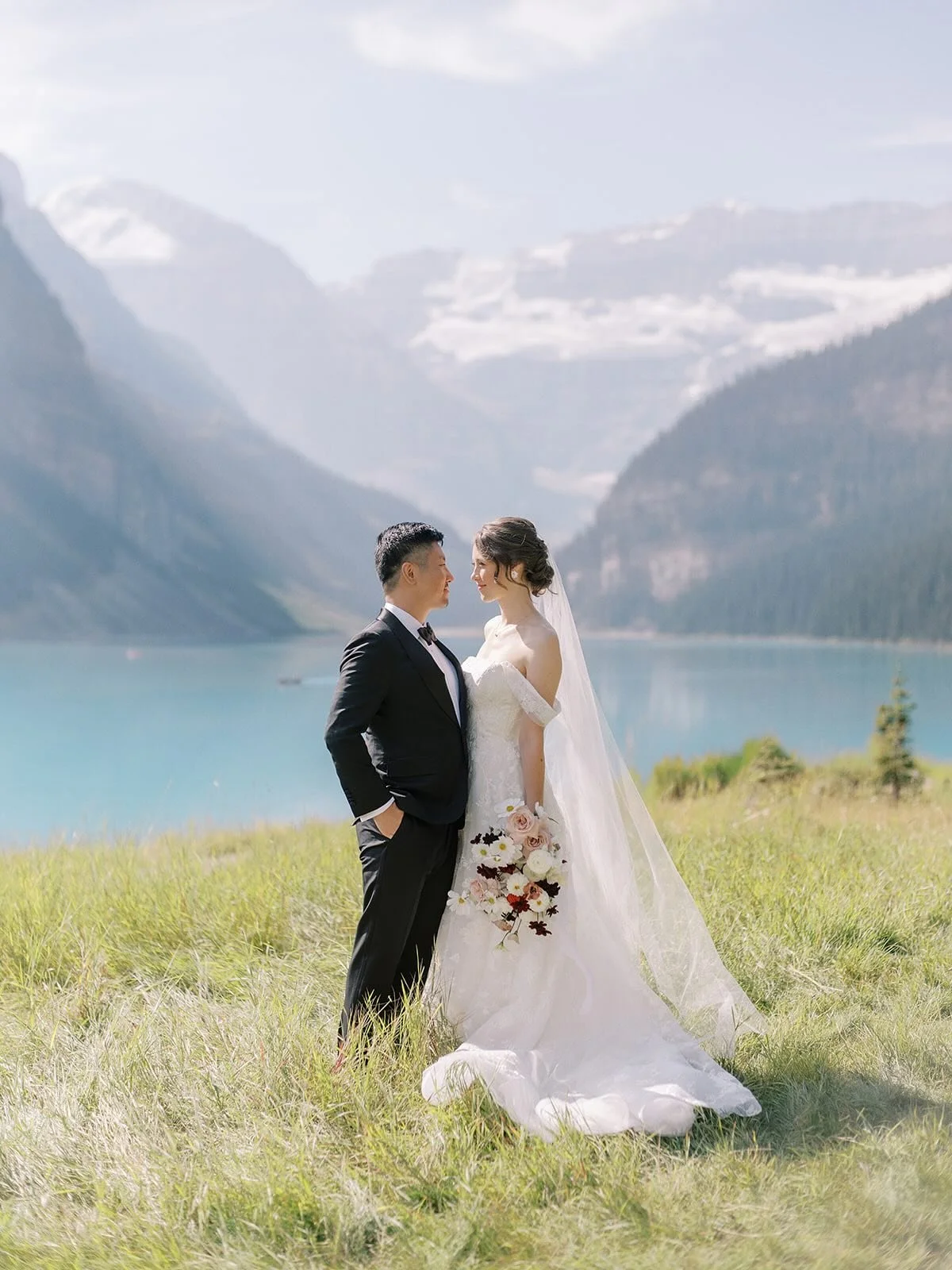 This turned out to be my fave spot all day long. I think it looks like Switzerland or one of the Alpine meadows in the Alps that Alan and I have visited.⁠
While we did photos, guests had tons of fun things to enjoy in addition to the view at Lake Lou