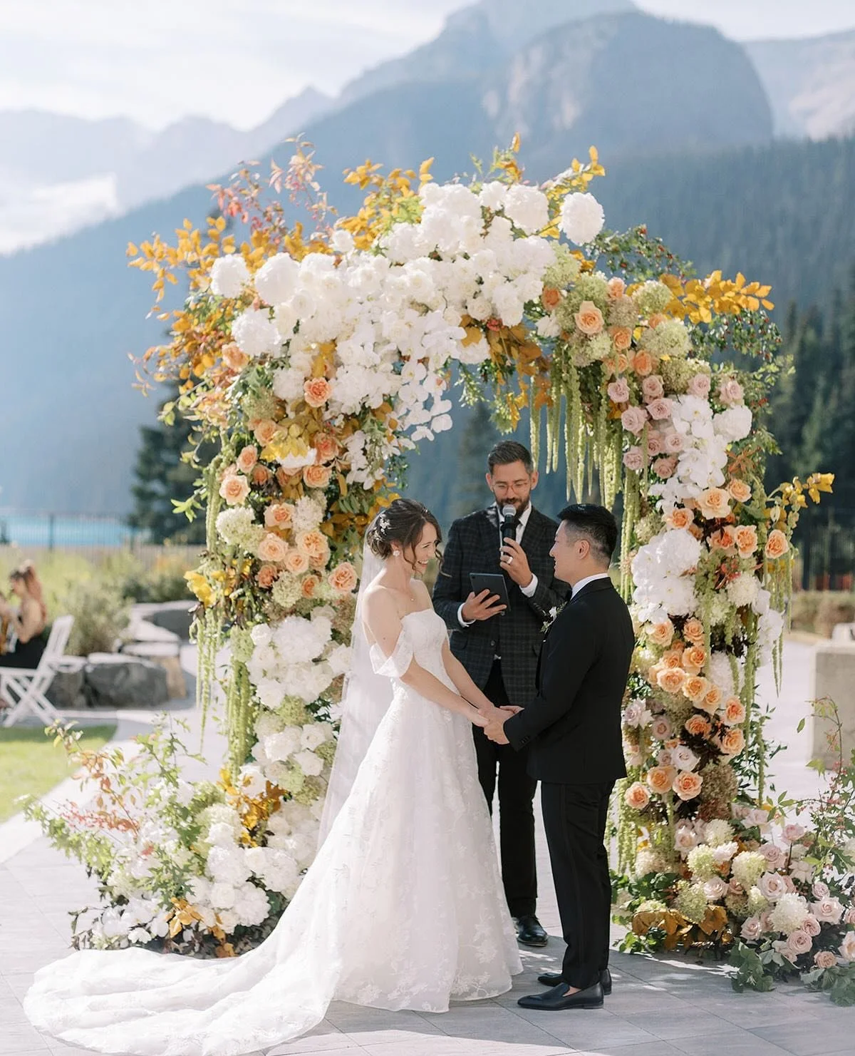 I might be sharing a lot of the same moments but also a few new ones, will never get over how amazing this arch and this day was.⁠
Also one question I get asked a lot is &ldquo;do I need a second shooter?&rdquo;, and with me vs the team, that answer 