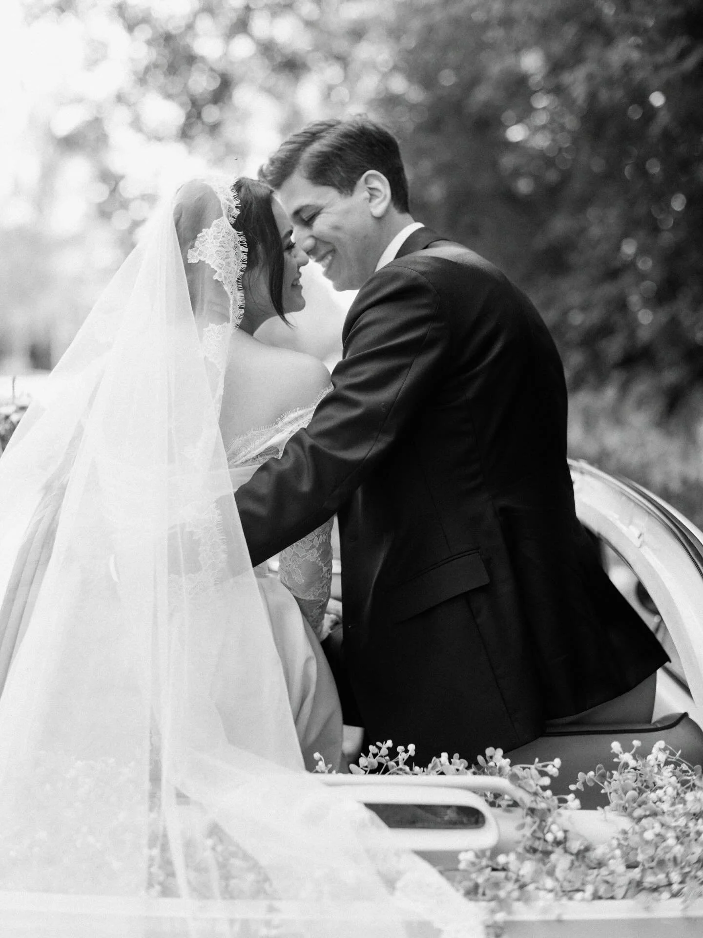 Cars will forever be one of my fave photo props, if you need a way to get around for the day anyway, might as well make it a cute photo op.🤷🏼&zwj;♀️⁠
.⁠
.⁠
.⁠
@figaroprops @thebridalboutiqueyyc⁠
.⁠
.⁠
#calgary #yycphotographer #banffweddingphotogra